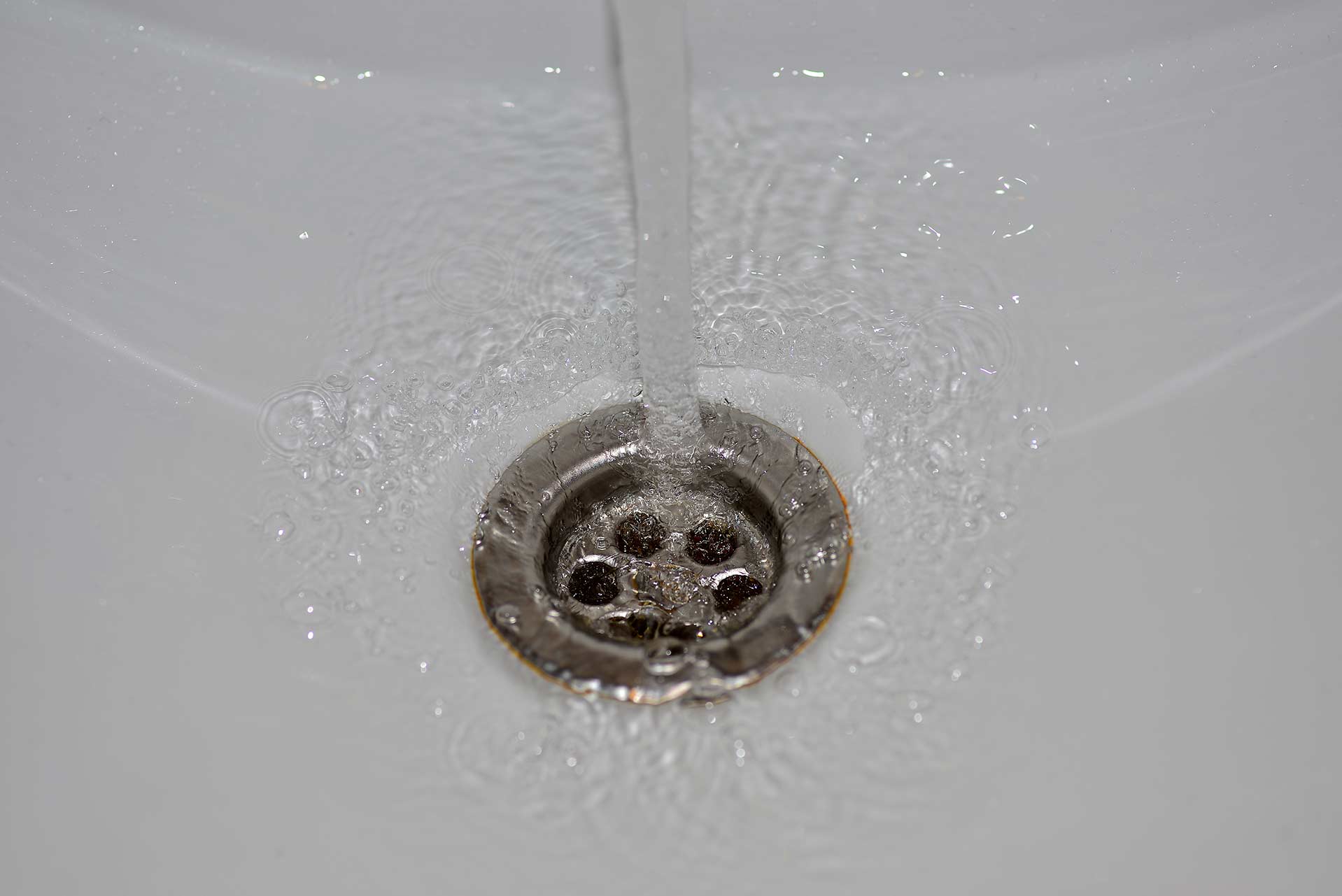 A2B Drains provides services to unblock blocked sinks and drains for properties in Winchester.
